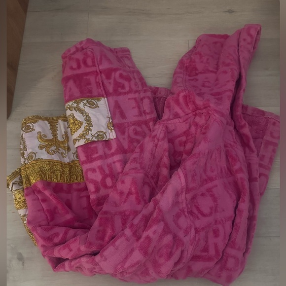 Versace Robe (short version) - Picture 10 of 10